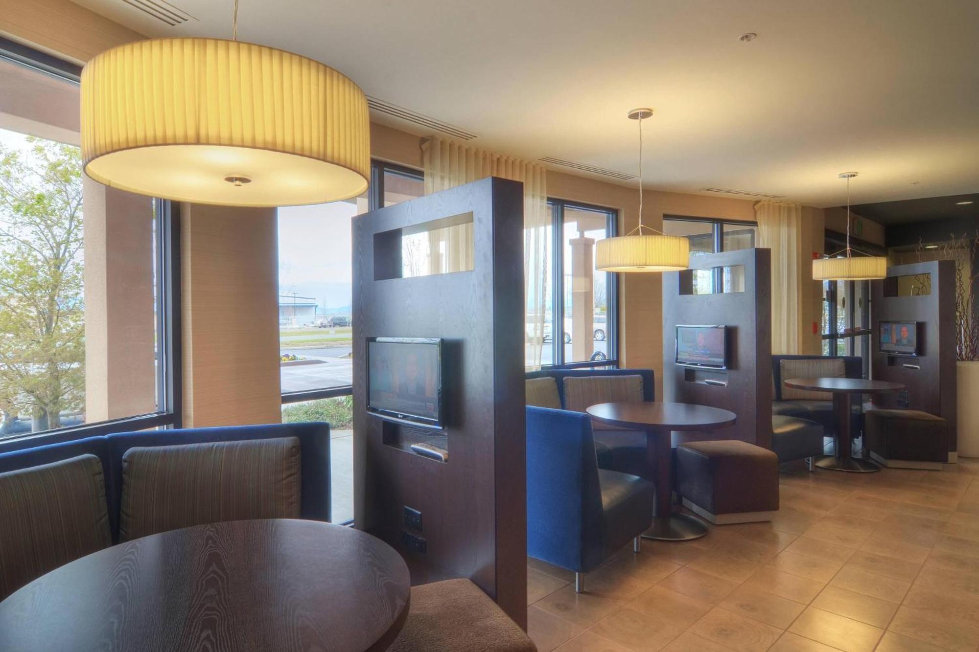 Hotel Courtyard Medford Airport Esterno foto