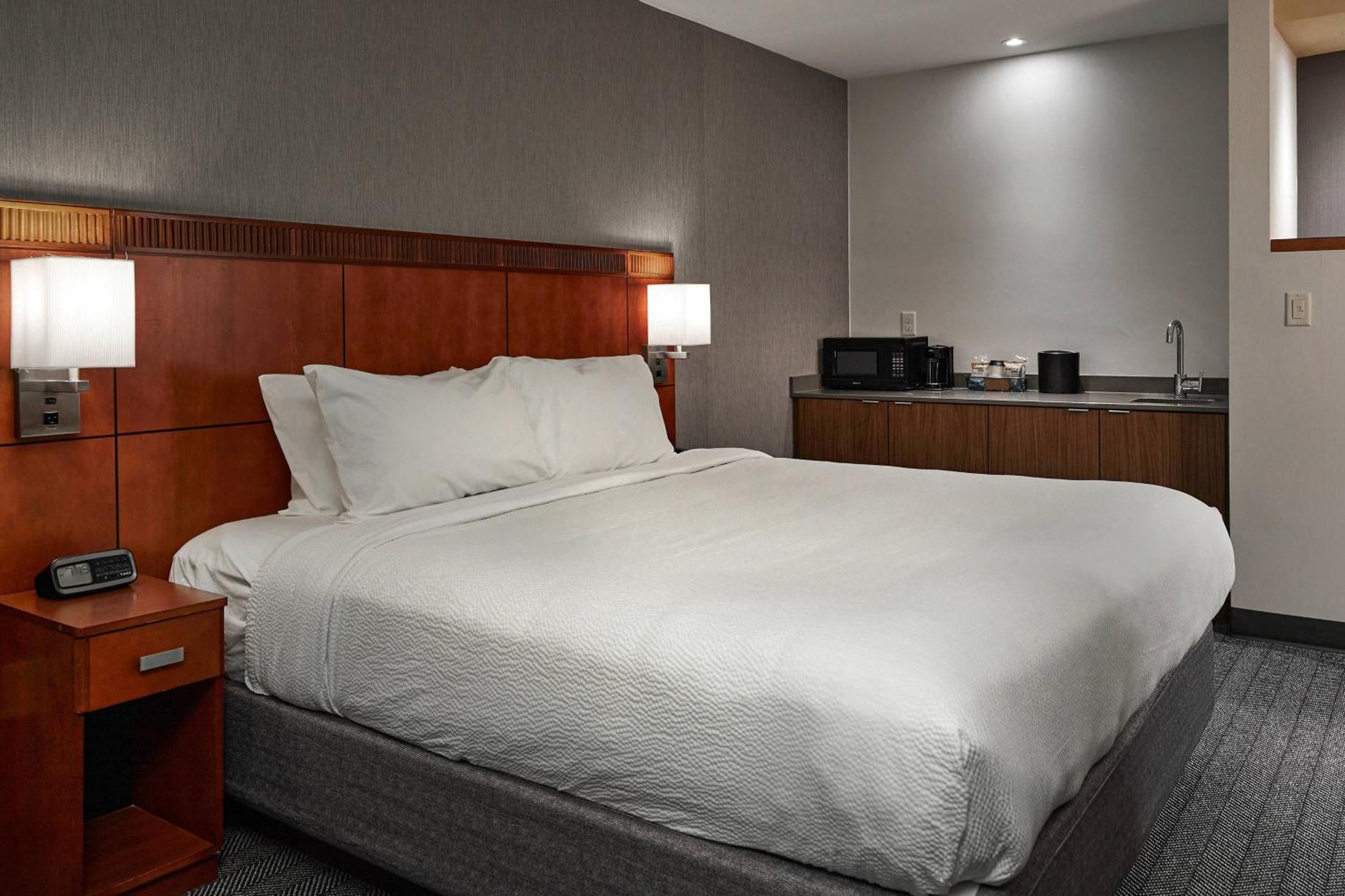 Hotel Courtyard Medford Airport Esterno foto